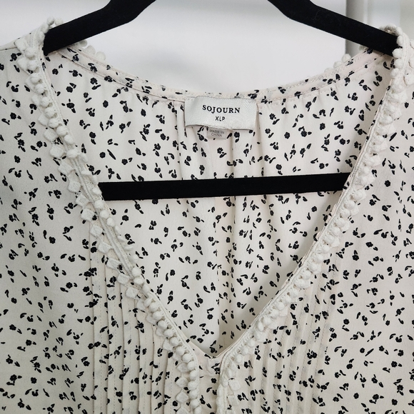 Petite Sleeveless Cream blouse - Picture 3 of 3